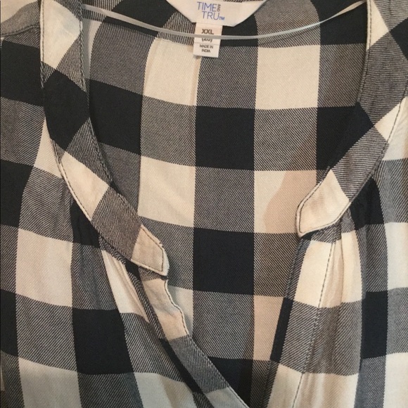 Top - Picture 2 of 3